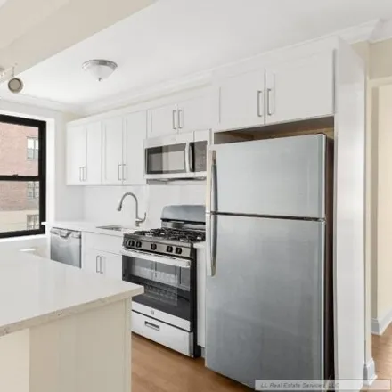 Buy this studio apartment on 273 Bennett Avenue in New York, NY 10040