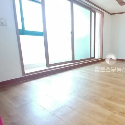 Rent this studio apartment on 서울특별시 송파구 송파동 86-13