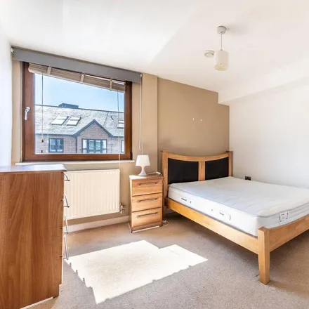 Rent this 2 bed apartment on Cable Court in Rope Street, Surrey Quays