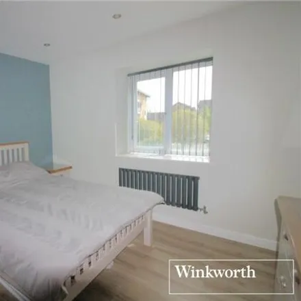 Image 3 - Whitehall Close, Borehamwood, WD6 2BX, United Kingdom - Room for rent