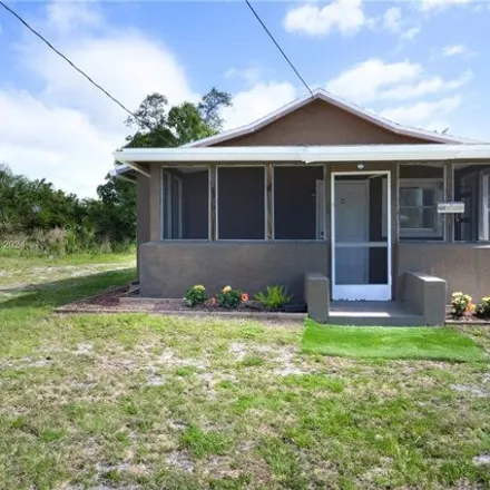 Buy this 3 bed house on 851 Southeast Tarpon Avenue in Stuart, FL 34994