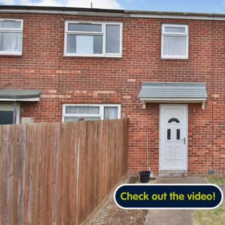 Buy this 3 bed townhouse on Bransholme North Play Ground in Kinderscout Close, Hull