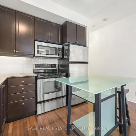 Image 7 - Mosaic, 736 Spadina Avenue, Old Toronto, ON M5S 2T9, Canada - Apartment for rent