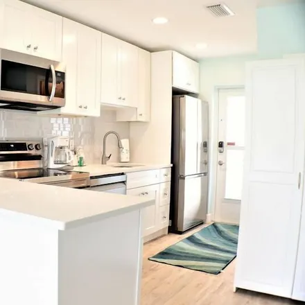 Image 5 - Siesta Key, FL, 34242 - Apartment for rent