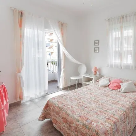 Rent this 4 bed house on Platja i Grau de Gandia in Avinguda d'Europa, 46730 Gandia