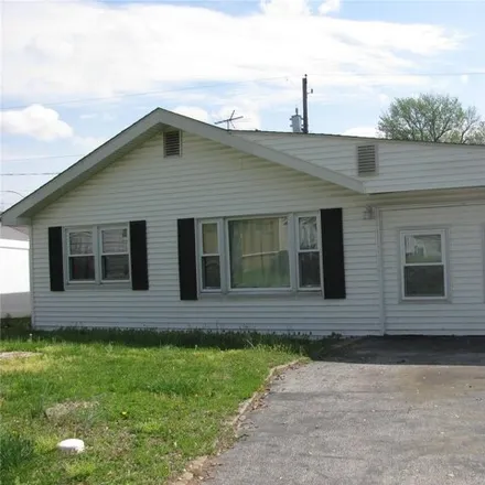 Rent this 3 bed house on 785 Condit Street in Wood River, IL 62095