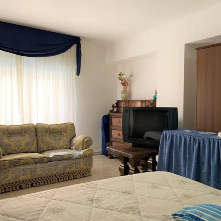 Image 6 - Via Mario Greco, 88100 Catanzaro CZ, Italy - Apartment for rent