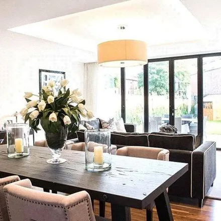 Image 7 - Kew Bridge Court, Strand-on-the-Green, London, W4 3AE, United Kingdom - Apartment for rent