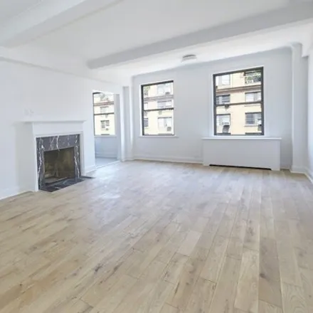 Rent this 1 bed condo on 440 West 34th Street in New York, NY 10001