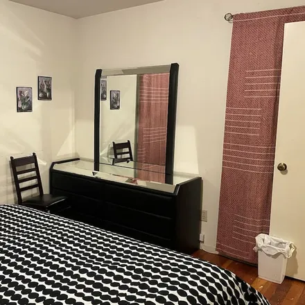 Rent this 3 bed house on South San Francisco