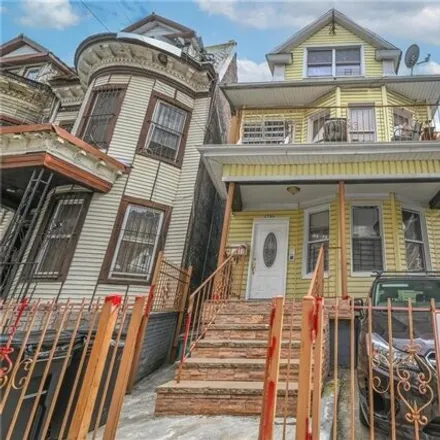 Buy this 12 bed house on 2706 Heath Avenue in New York, NY 10463