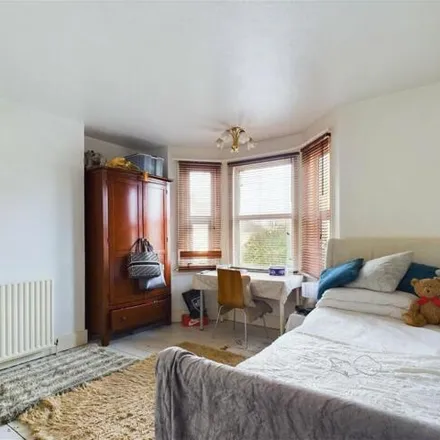 Image 7 - Queen Street, Worthing, BN14 7BL, United Kingdom - Townhouse for sale