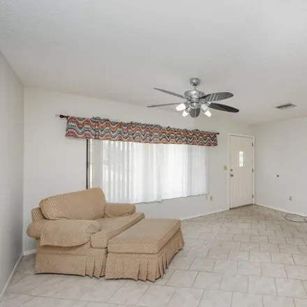 Image 4 - 686 Londonderry Circle Southeast, Palm Bay, FL 32909, USA - House for sale