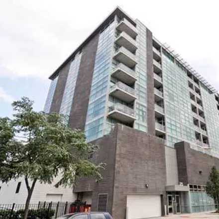 Rent this 1 bed condo on 1000 West Adams Street in Chicago, IL 60612