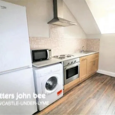 Image 3 - Northcoat Place, Northcote Place, Newcastle-under-Lyme, ST5 1JF, United Kingdom - Apartment for rent