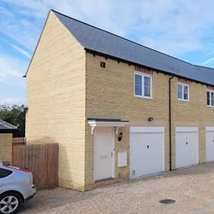 Rent this 2 bed duplex on Boundary Way in Carterton, OX18 1LT