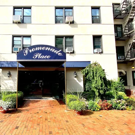 Buy this 3 bed condo on 11 Wooleys Lane in Village of Great Neck, NY 11023
