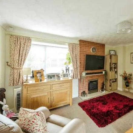 Image 3 - Thorpehall Road, Edenthorpe, DN3 1QY, United Kingdom - House for sale