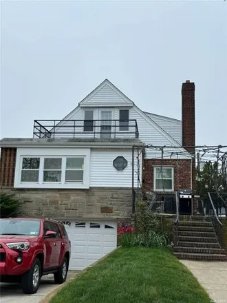Rent this 1 bed house on 542 West Park Avenue in City of Long Beach, NY 11561