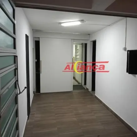 Rent this 2 bed house on Avenida Tiradentes 327 in Centro, Guarulhos - SP
