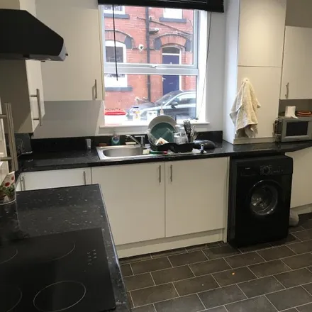Image 2 - 1-25 Granby Grove, Leeds, LS6 3BD, United Kingdom - Townhouse for rent