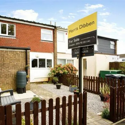 Buy this 3 bed townhouse on Linnet Close in Havant, PO8 9UY