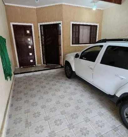Buy this 3 bed house on Rua José Oliveira da Cruz in Vila Industrial, São José dos Campos - SP