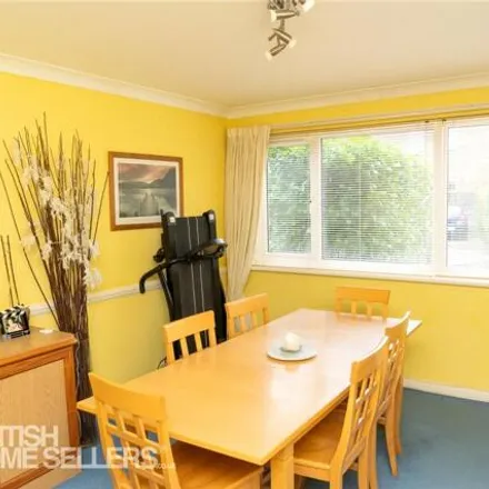Image 7 - Ryelands Close, Caterham on the Hill, CR3 5HY, United Kingdom - Townhouse for sale