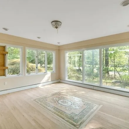 Image 6 - 8 Fieldstone Lane, Upper Saddle River, Bergen County, NJ 07458, USA - House for sale