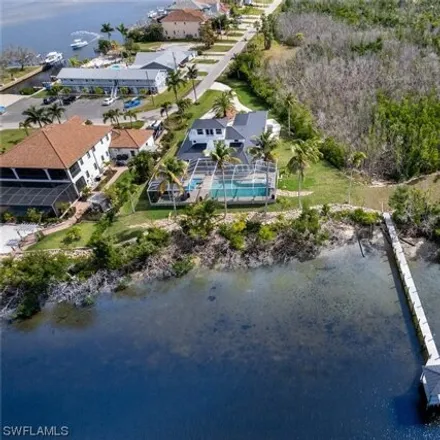 Image 3 - 12255 Shoreview Drive, Lee County, FL 33993, USA - House for sale