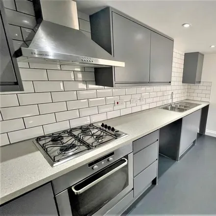 Image 1 - Tufail, 139 Parrock Street, Gravesend, DA12 1EZ, United Kingdom - Apartment for rent