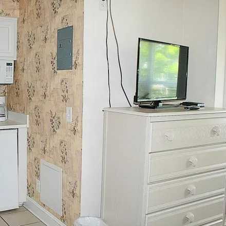 Rent this studio apartment on Calabash