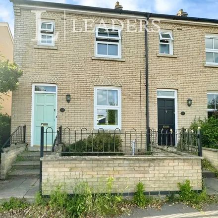 Rent this 3 bed house on 147 High Street in Cambridge, CB1 9LN