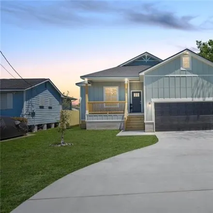 Buy this 3 bed house on 2131 Avenue I in Dickinson, TX 77539