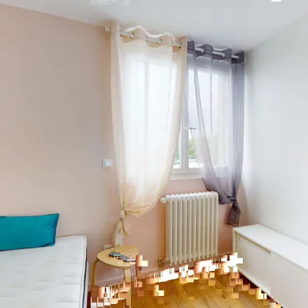 Rent this 5 bed room on 19 Rue de Nîmes in 31400 Toulouse, France