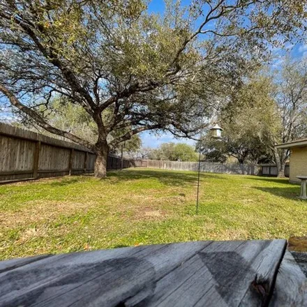 Image 3 - 1609 Las Palmas Circle, Beeville, TX 78102, USA - House for sale