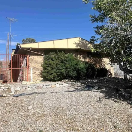 Buy this 3 bed house on 2006 Crescent Drive in Alamogordo, NM 88310