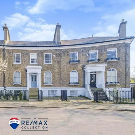 Rent this 6 bed townhouse on Lansdowne Gardens in Stockwell Park, London