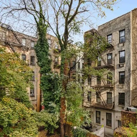 Image 4 - 435 East 76th Street, New York, NY 10021, USA - Condo for sale