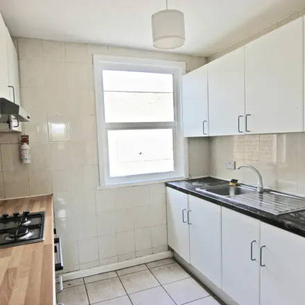 Image 9 - Lammas Walk, London, E9 7BW, United Kingdom - Apartment for rent