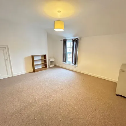 Image 3 - Cundall & Duffy, 156a Falsgrave Road, Scarborough, YO12 5BE, United Kingdom - Apartment for rent