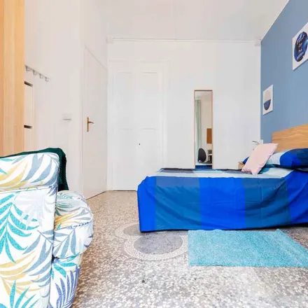 Rent this 8 bed room on Via Giuseppe Pomba in 14 scala A, 10123 Turin Torino