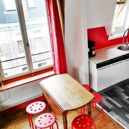 Rent this 2 bed apartment on Lille in Fives, FR