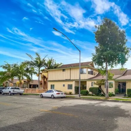 Buy this 19 bed house on 2970 Clarendon Avenue in Huntington Park, CA 90255