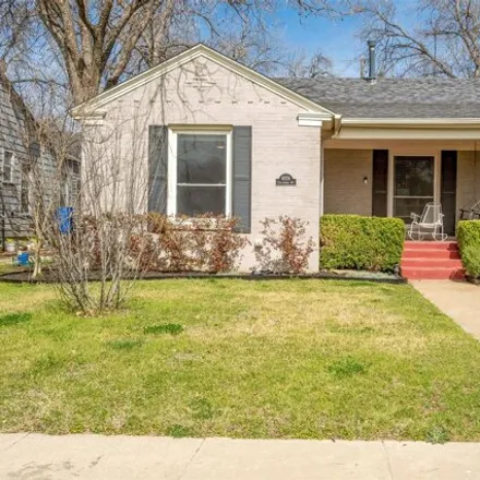 Buy this 2 bed house on 4024 Collinwood Avenue in Fort Worth, TX 76107