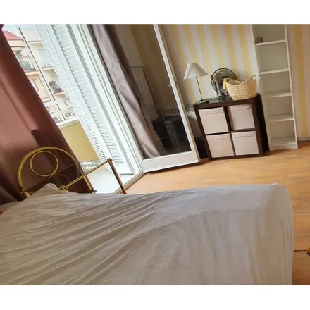 Rent this 6 bed room on Avinguda de Josep Tarradellas in 133, 08001 Barcelona