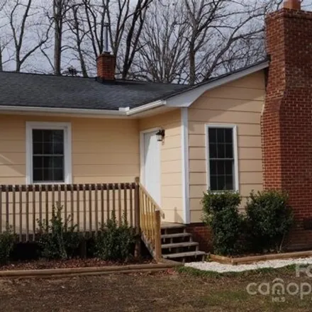 Image 2 - 499 Bess Town Road, Bessemer City, NC 28016, USA - House for rent