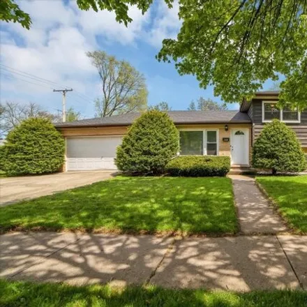 Rent this 3 bed house on 474 Forest Preserve Drive in Wood Dale, IL 60191