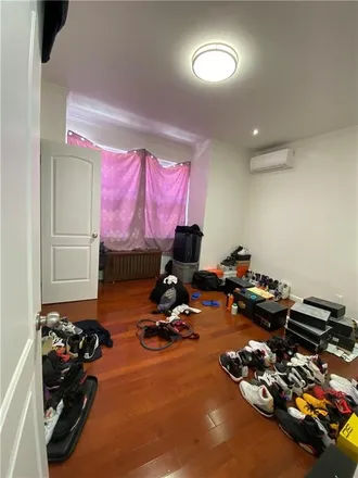 Image 5 - 192 Bay 34th Street, New York, NY 11214, USA - House for sale