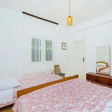 Rent this 1 bed house on 21331 Živogošće